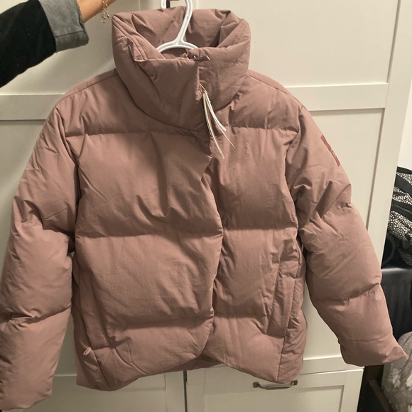 Adidas winter jacket in pink brand new medium - Picture 1 of 5